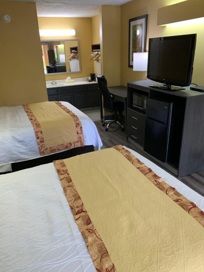 Hotel Baymont By Wyndham Selma Esterno foto