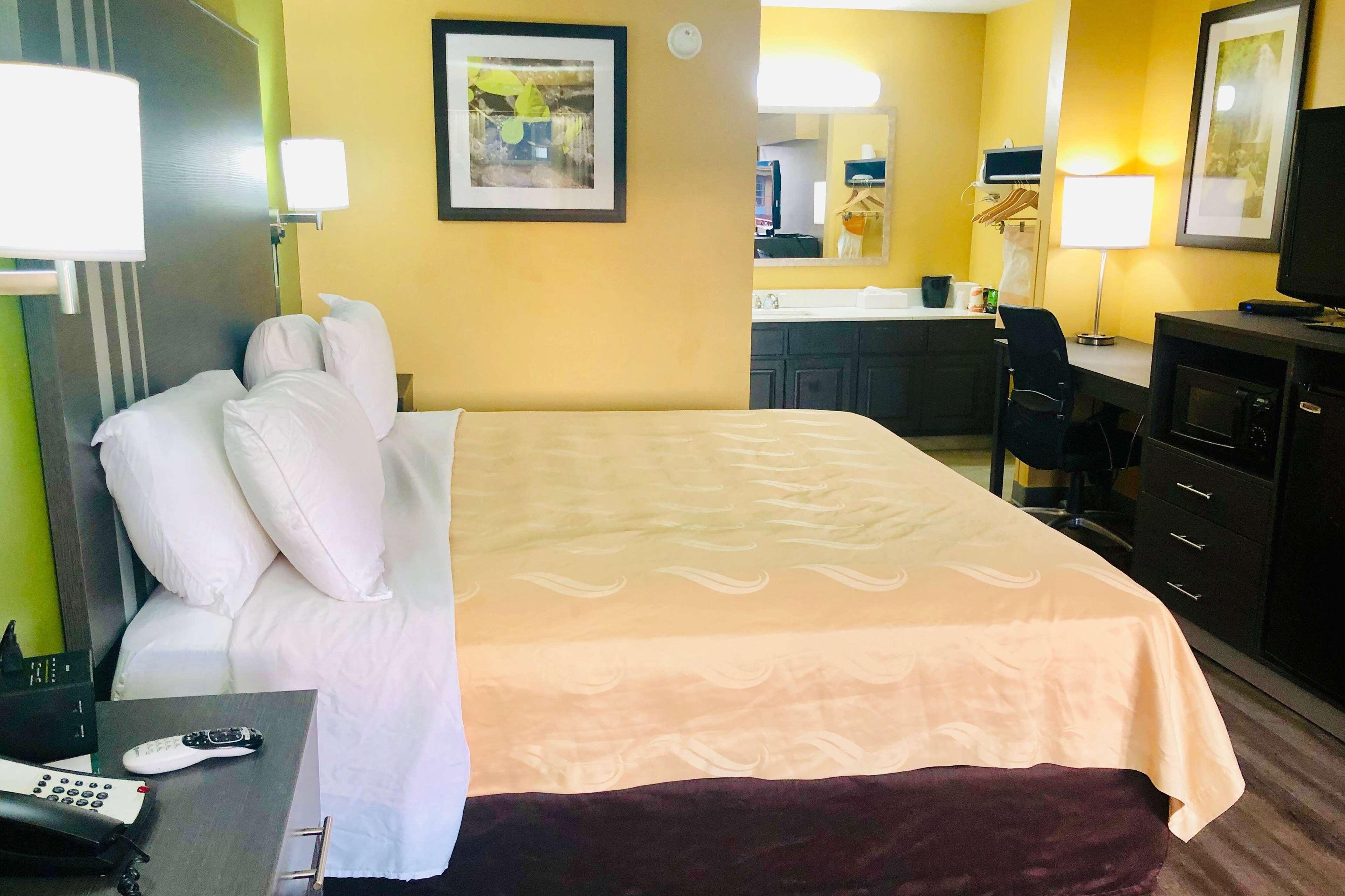 Hotel Baymont By Wyndham Selma Esterno foto