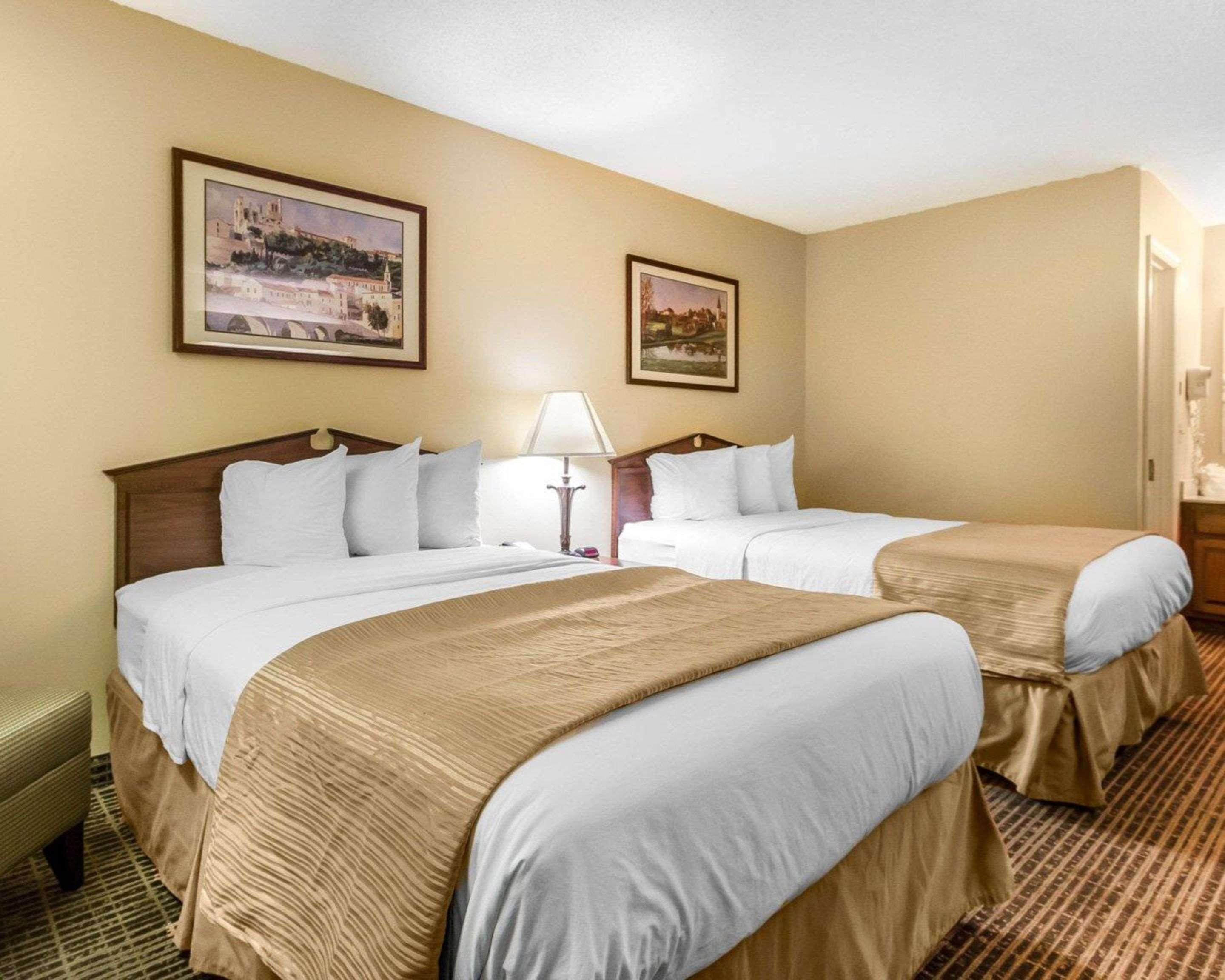 Hotel Baymont By Wyndham Selma Esterno foto