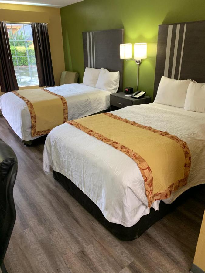 Hotel Baymont By Wyndham Selma Esterno foto