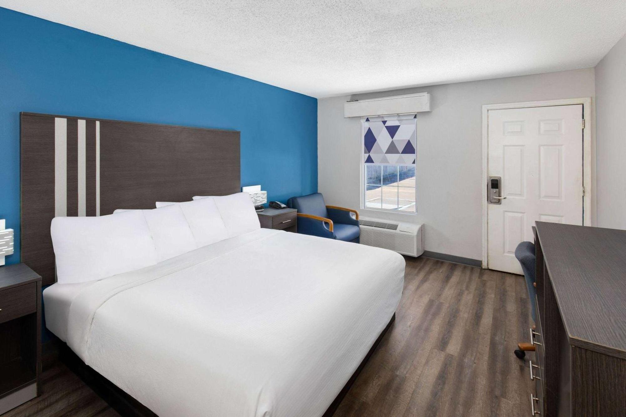 Hotel Baymont By Wyndham Selma Esterno foto