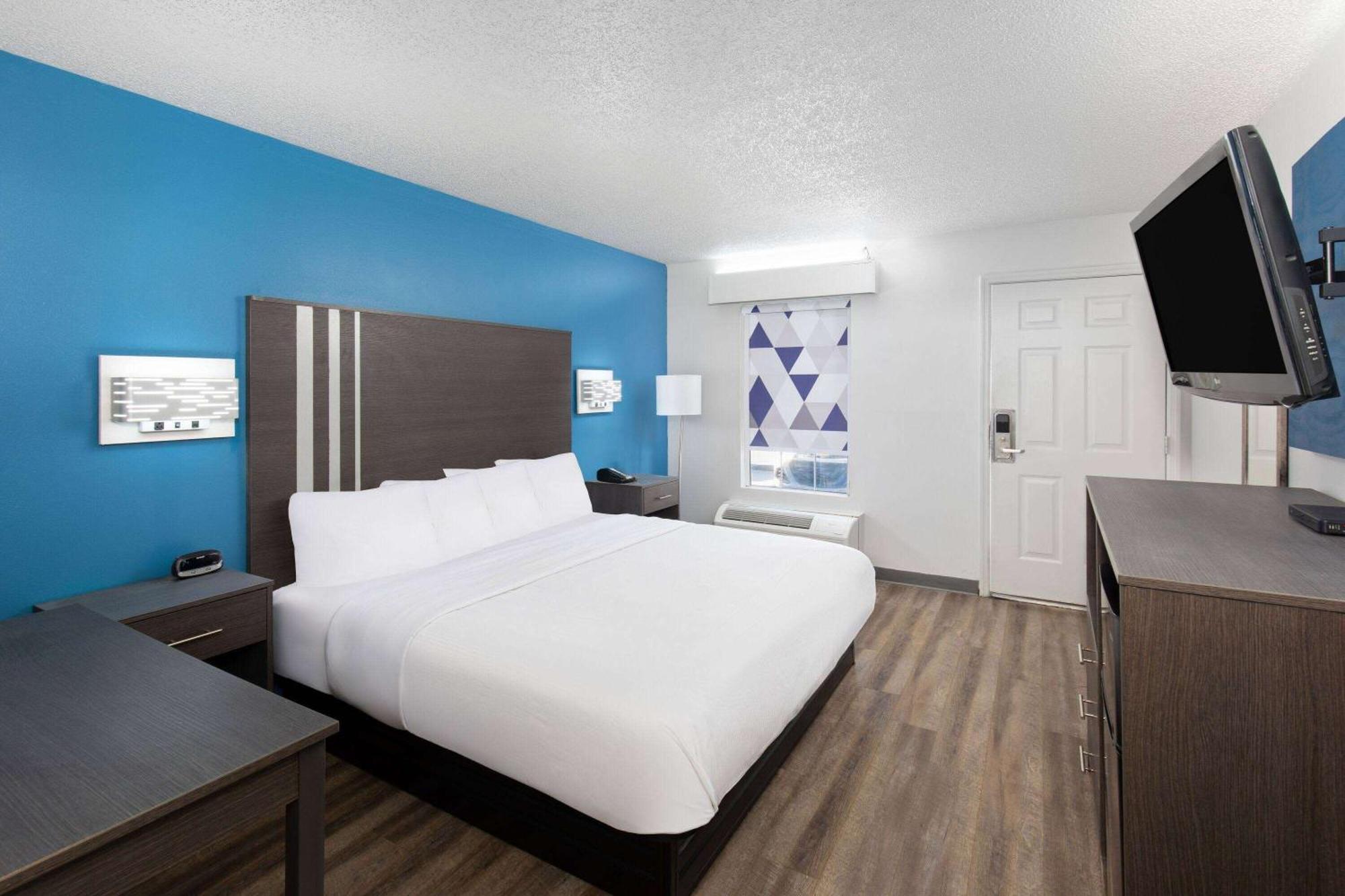 Hotel Baymont By Wyndham Selma Esterno foto